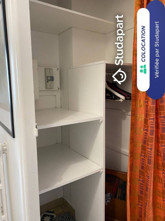 Voir la photo 1/5 du type room à Tours