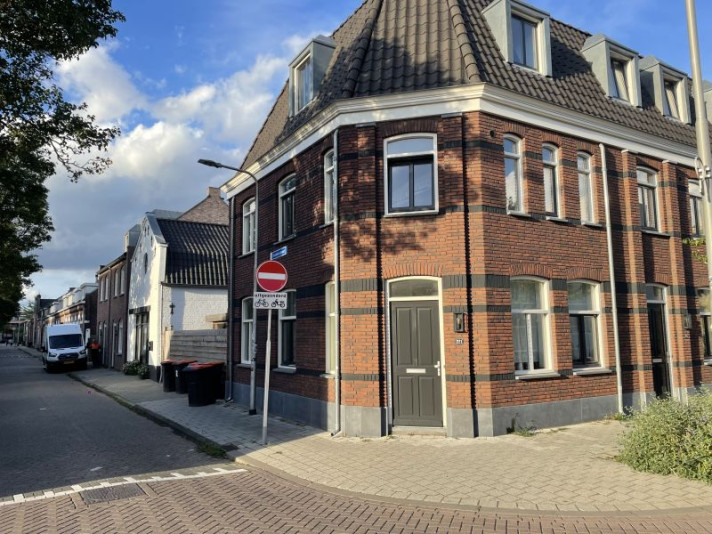 View photo 1/20 of house in Tilburg