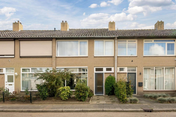 Woonhuis aan de Aert van Nesstraat in Meierijstad
