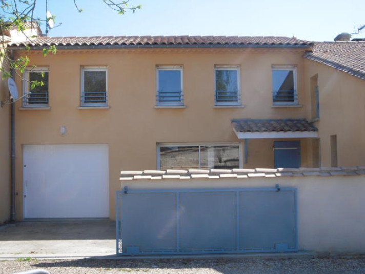Voir la photo 1/10 du type house à Les Artigues-de-Lussac