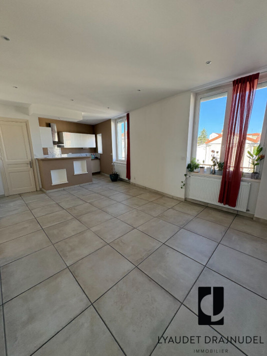 Voir la photo 1/10 du type apartment à Roanne