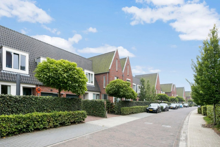 Bekijk foto 1/5 van house in Vught