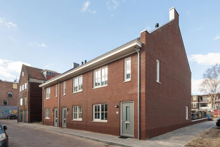 View photo 1/5 of house in Vlaardingen