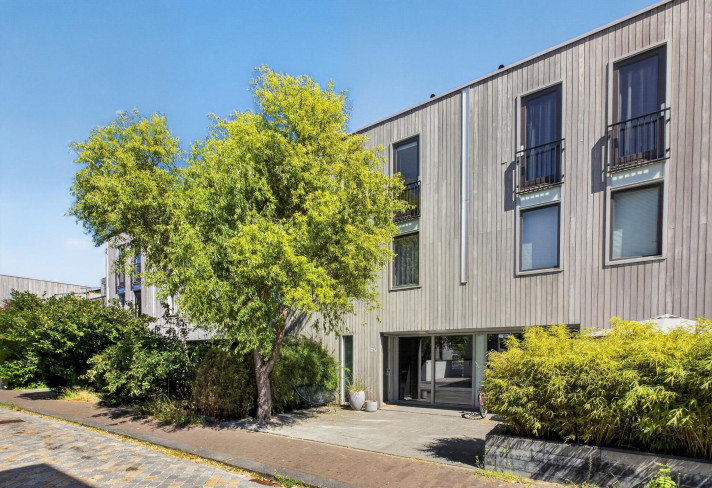 View photo 1/5 of house in Amsterdam