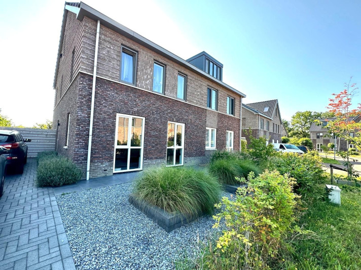 Bekijk foto 1/5 van house in Noordenveld