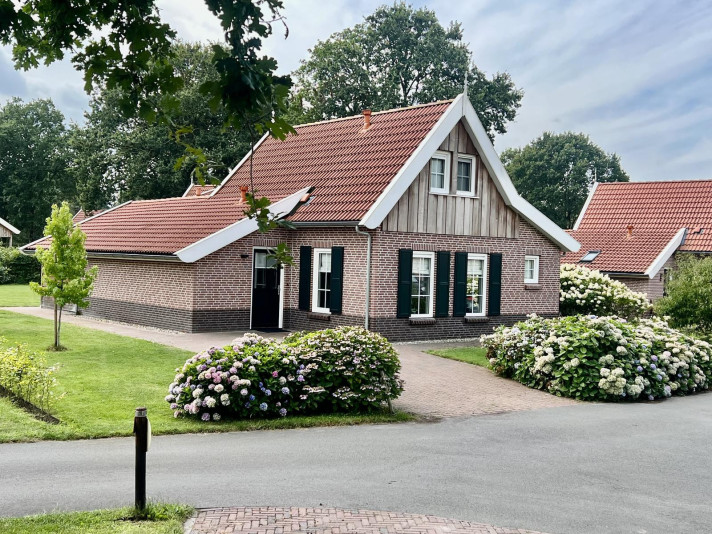 Bekijk foto 1/10 van house in Wierden