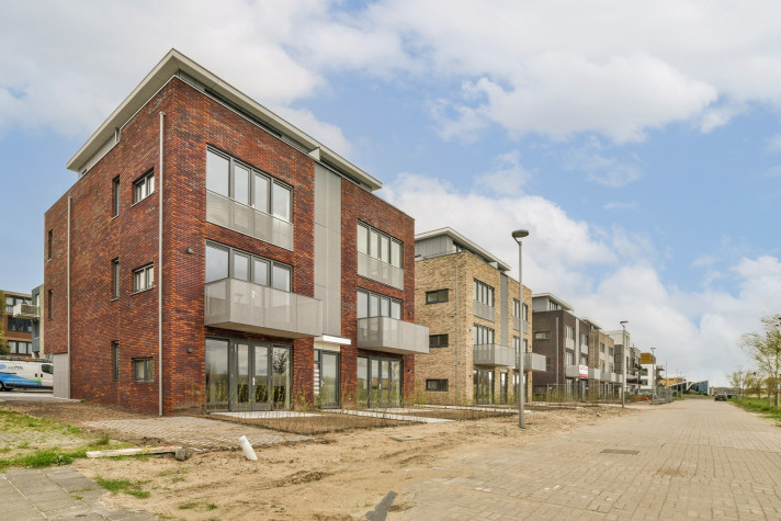View photo 1/24 of house in Almere