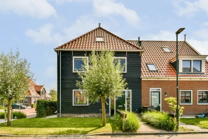 View photo 1/24 of house in Waterland