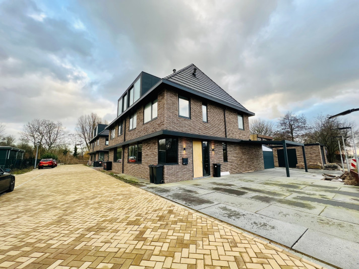 Woonhuis Van Hallstraat, Zwanenburg