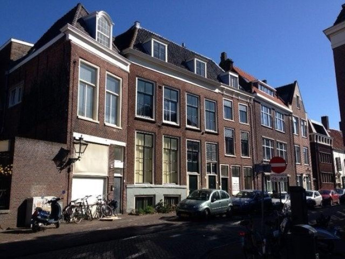 Studio aan de Langebrug in Leiden