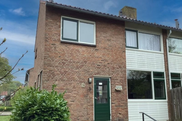 Bekijk foto 1/8 van house in Dordrecht