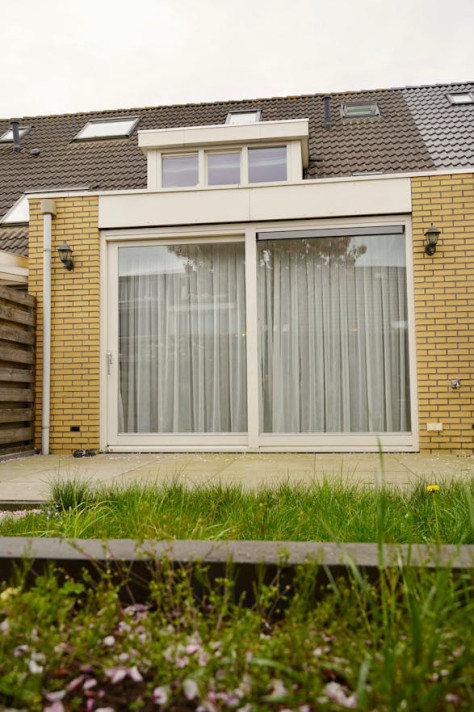 Bekijk foto 1/50 van house in Almere