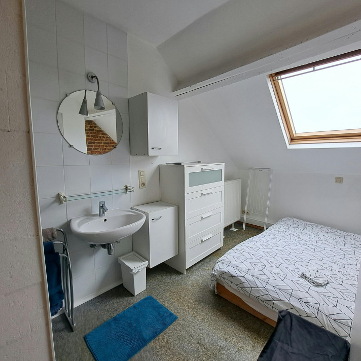 Bekijk foto 1 van 27 van het studio in Etterbeek