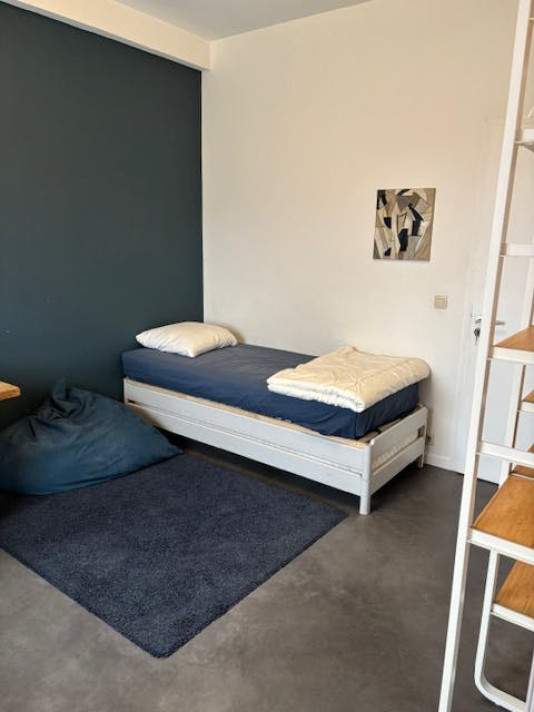 Voir photo 1/14 de room à Sint-Pieters-Leeuw