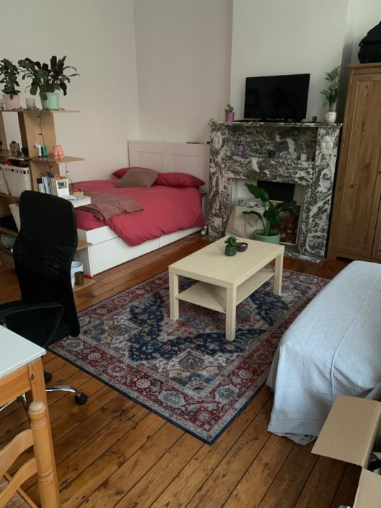 Bekijk foto 1 van 23 van het studio in Etterbeek