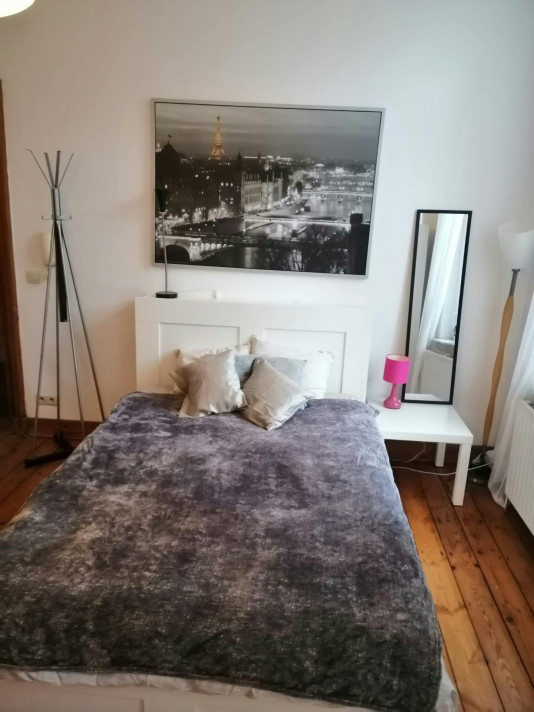 Bekijk foto 1 van 12 van het studio in Etterbeek
