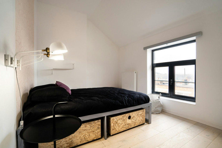 Bekijk foto 1 van 13 van het room in Charleroi