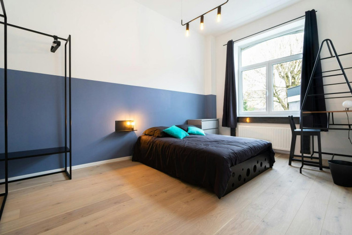 Bekijk foto 1 van 19 van het room in Charleroi