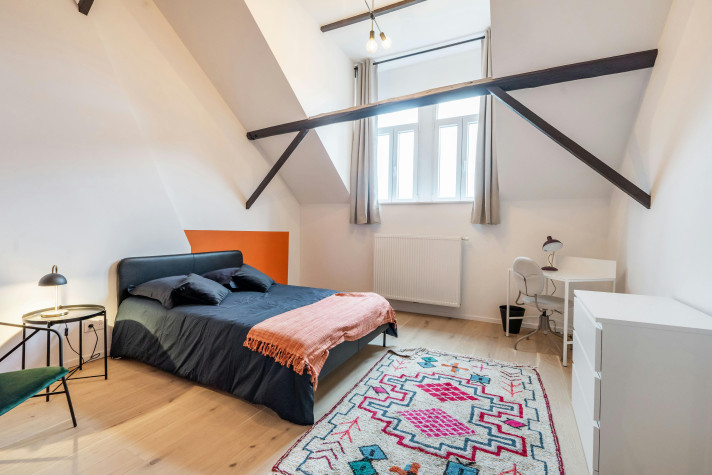 Bekijk foto 1 van 16 van het room in Charleroi