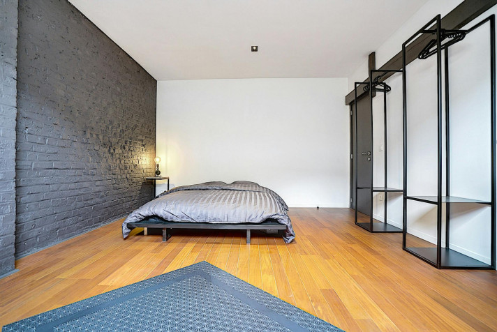 Bekijk foto 1 van 17 van het room in Charleroi