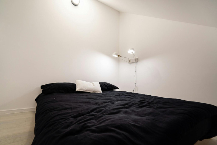 Voir photo 1/14 de room à Charleroi