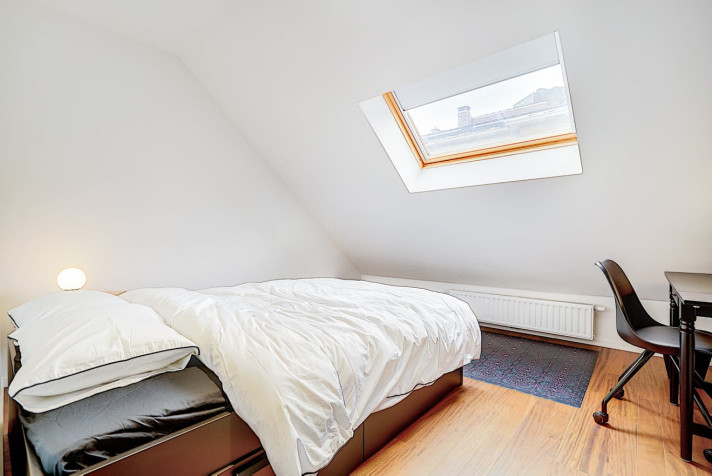 Bekijk foto 1 van 17 van het room in Charleroi