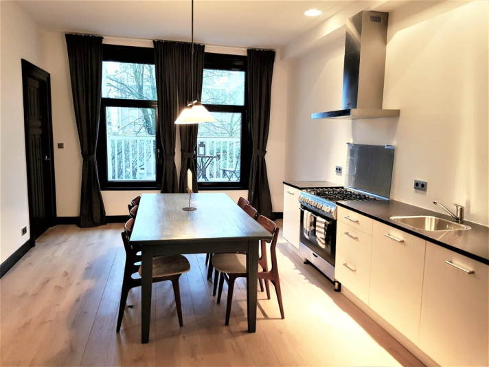 Appartement aan de Sarphatipark in Amsterdam