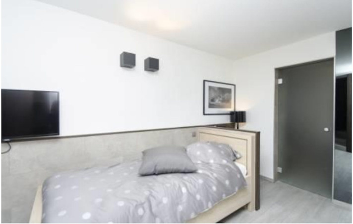 Bekijk foto 1 van 10 van het room in Etterbeek