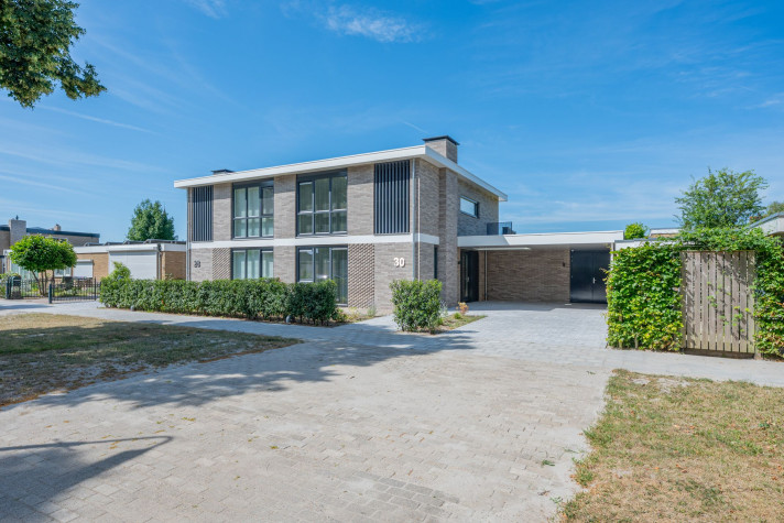 Bekijk foto 1/82 van house in Houten