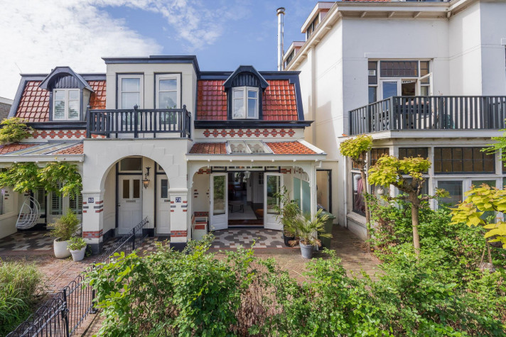 View photo 1/40 of house in Zandvoort