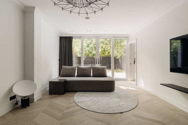 View photo 1/31 of apartment in Amsterdam