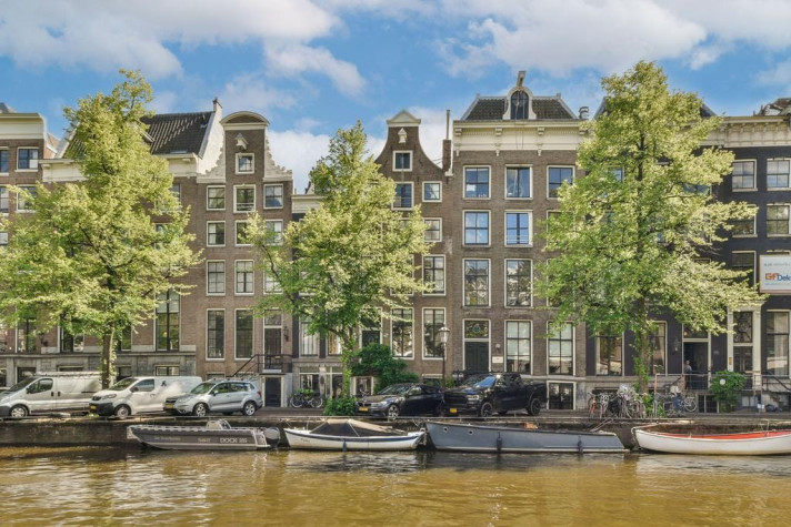 View photo 1/40 of apartment in Amsterdam