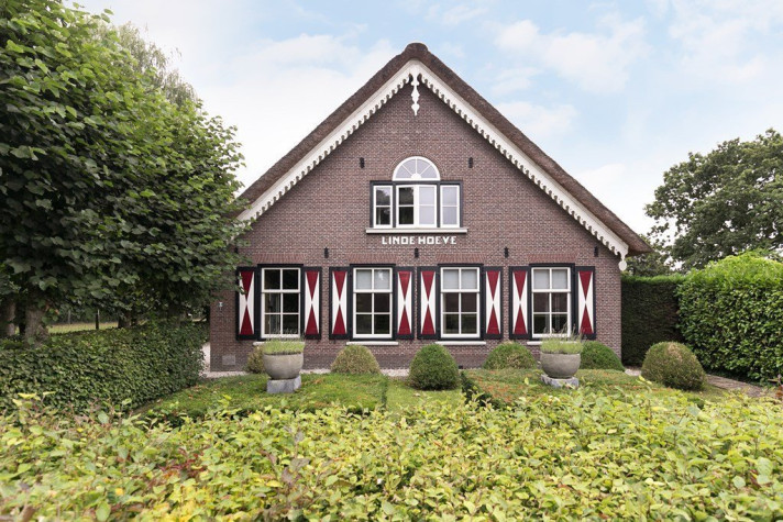 View photo 1/48 of house in Utrecht