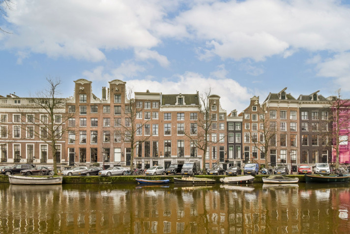 Bekijk foto 1/38 van apartment in Amsterdam