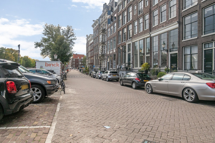 View photo 1/7 of apartment in Amsterdam