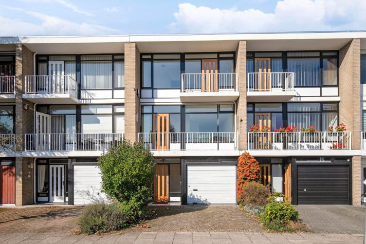 View photo 1/39 of house in Ouder-Amstel
