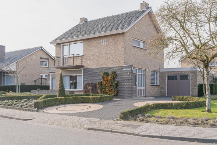 Bekijk foto 1/32 van house in Neeritter