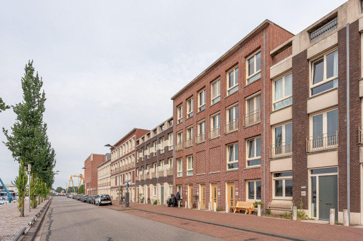 View photo 1/36 of apartment in Rotterdam