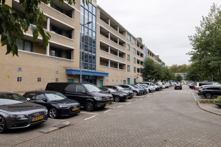 View photo 1/16 of apartment in Rotterdam
