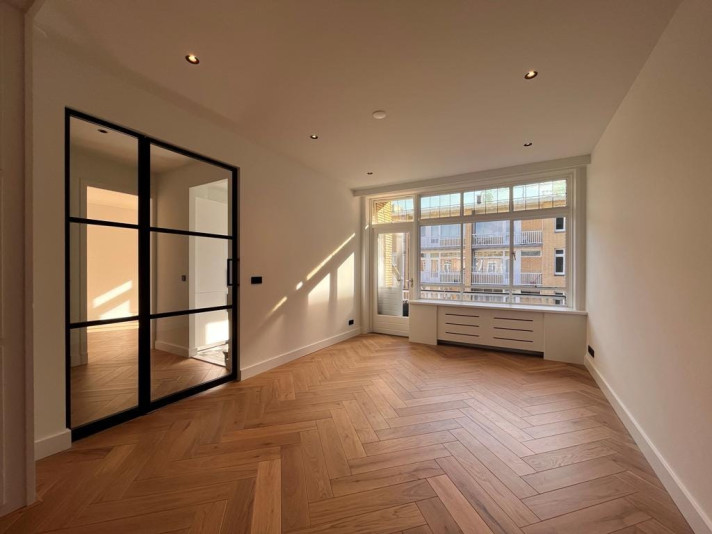 Bekijk foto 1/16 van apartment in Amsterdam