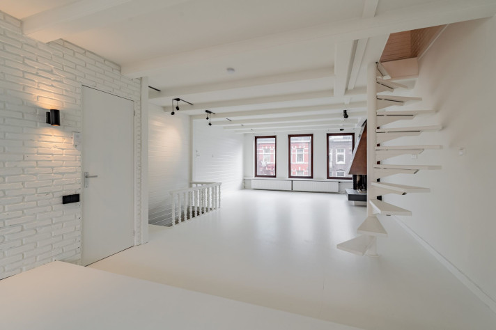 Bekijk foto 1/36 van apartment in Amsterdam