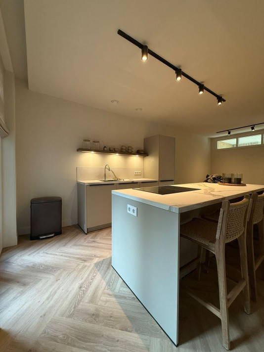 View photo 1/26 of apartment in Amsterdam