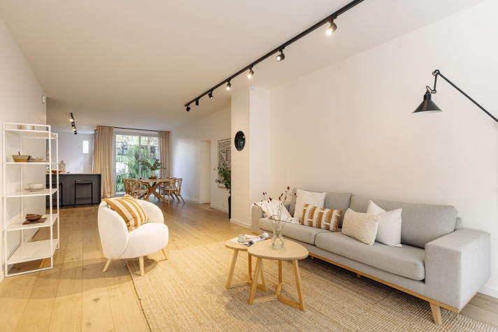 View photo 1/26 of apartment in Amsterdam