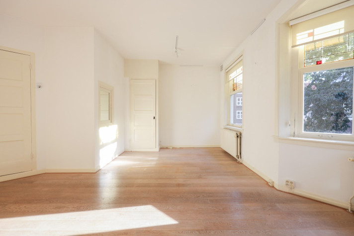 View photo 1/24 of apartment in Amsterdam