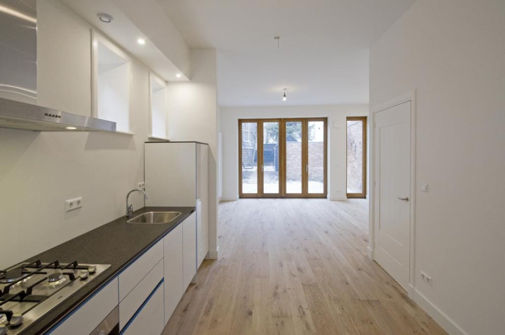 Bekijk foto 1/25 van house in Haarlem