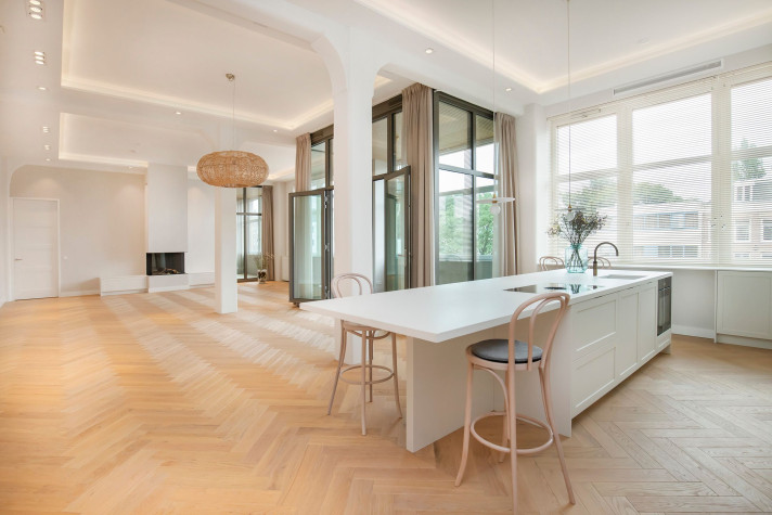 Bekijk foto 1/44 van apartment in Amsterdam