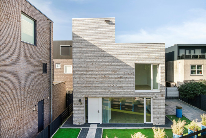 Bekijk foto 1/46 van house in Almere