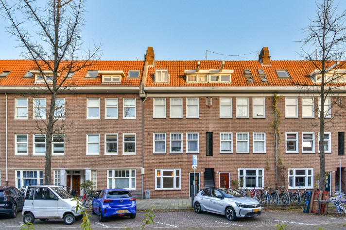 Appartement aan de Marco Polostraat in Amsterdam (1057 WT)