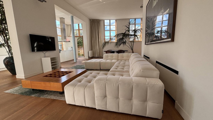 View photo 1/32 of apartment in Amsterdam