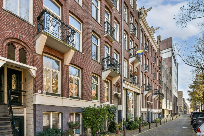 View photo 1/25 of apartment in Amsterdam